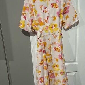 Plus size 20 midi length dress with short sleeves